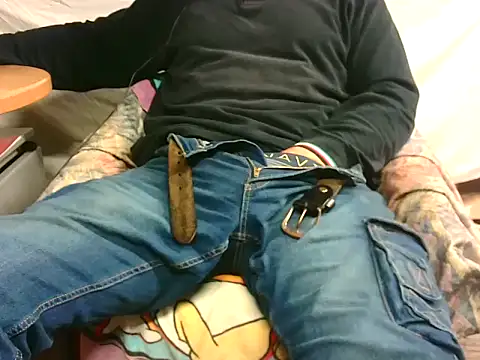 Snapshot of Giulio35_Pika chatting on November 14, 2025, 4:21 pm Giulio35 Pika online show from November 14, 2025, 4:21 pm