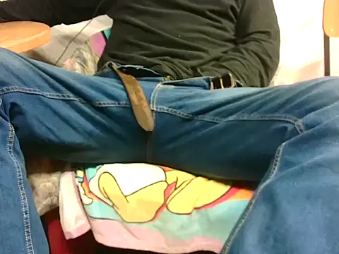 Snapshot of Giulio35_Pika chatting on October 25, 2025, 4:33 am Giulio35 Pika online show from October 25, 2025, 4:33 am