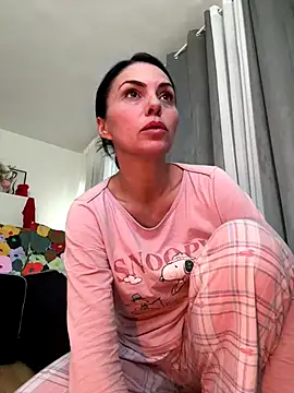 KimKelly13 online show from November 9, 2025, 11:36 am