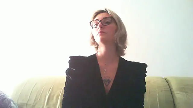 Snapshot of sexy_blondie92 chatting on January 19, 2025, 11:00 pm sexy blondie92 online show from January 19, 2025, 11:00 pm