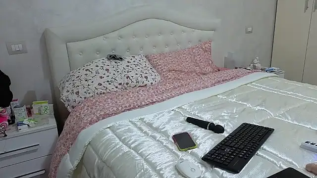 sexy blondie92 online show from January 12, 2026, 10:47 pm