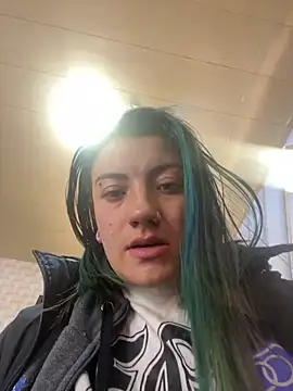 Broklinwhite  online show from March 22, 2026, 12:07 pm