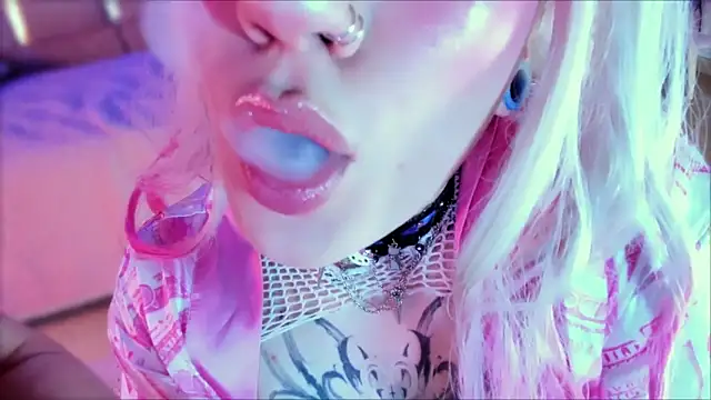 Broklinwhite  online show from December 5, 2025, 2:26 pm