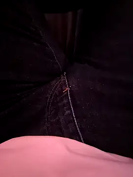 Snapshot of RIP_Curl chatting on October 20, 2025, 12:27 pm RIP Curl online show from October 20, 2025, 12:27 pm