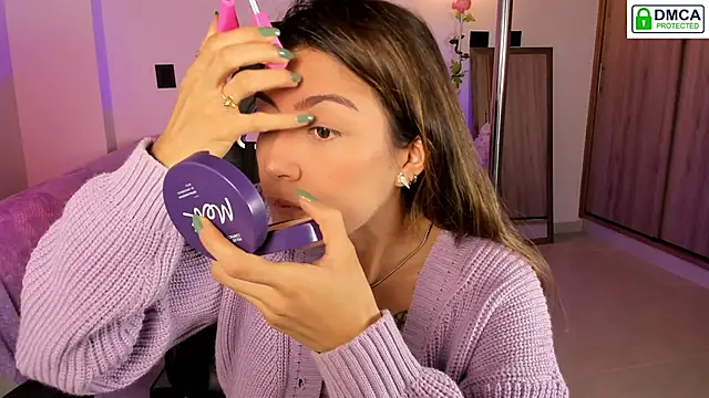 Lilabril online show from September 8, 2025, 2:38 pm