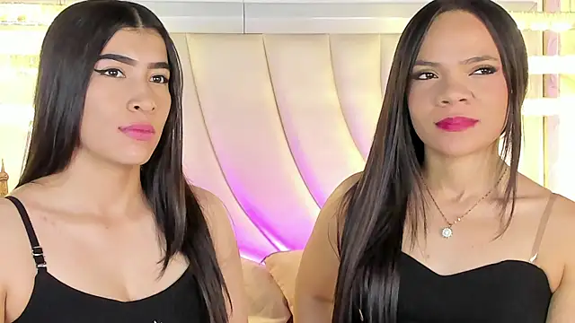 Snapshot of siara_and_zoe chatting on April 9, 2026, 10:49 pm siara and zoe online show from April 9, 2026, 10:49 pm