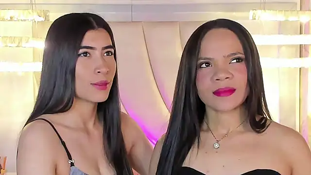 Snapshot of siara_and_zoe chatting on June 2, 2026, 12:21 am siara and zoe online show from June 2, 2026, 12:21 am