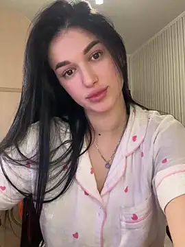 Snapshot of Julietta_a chatting on January 21, 2025, 3:32 pm Julietta a online show from January 21, 2025, 3:32 pm