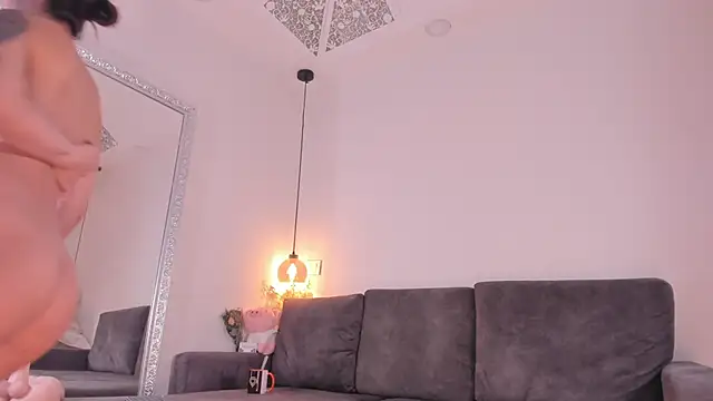 Isabella francoo online show from September 27, 2025, 12:22 pm