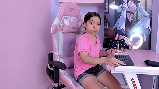 CharlotteMuller online show from April 16, 2026, 3:13 pm