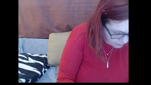 Snapshot of PlayfullMature chatting on May 1, 2026, 2:55 pm PlayfullMature online show from May 1, 2026, 2:55 pm