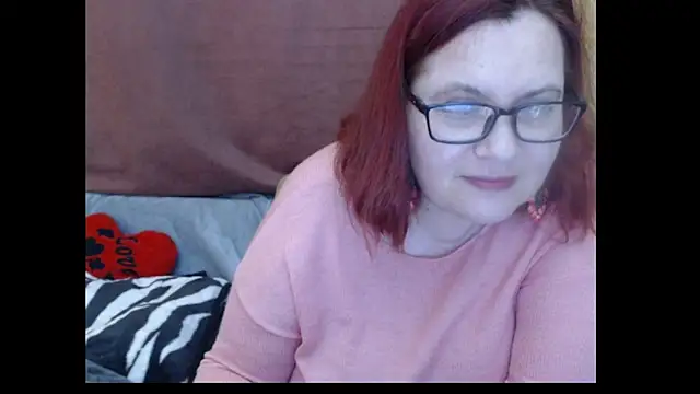 Snapshot of PlayfullMature chatting on April 28, 2026, 4:00 pm PlayfullMature online show from April 28, 2026, 4:00 pm