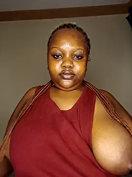 queennapal online show from October 10, 2025, 7:47 pm