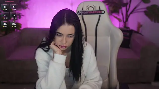 Tina Breeze online show from April 16, 2026, 7:42 am