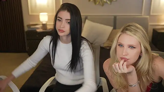 Snapshot of Tina_Breeze chatting on October 22, 2025, 10:36 am Tina Breeze online show from October 22, 2025, 10:36 am