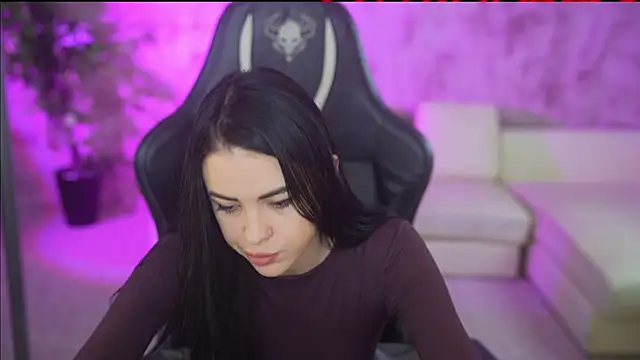 Snapshot of Tina_Breeze chatting on November 24, 2025, 8:47 am Tina Breeze online show from November 24, 2025, 8:47 am