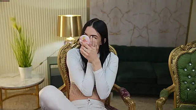 Snapshot of Tina_Breeze chatting on March 21, 2025, 7:44 am Tina Breeze online show from March 21, 2025, 7:44 am