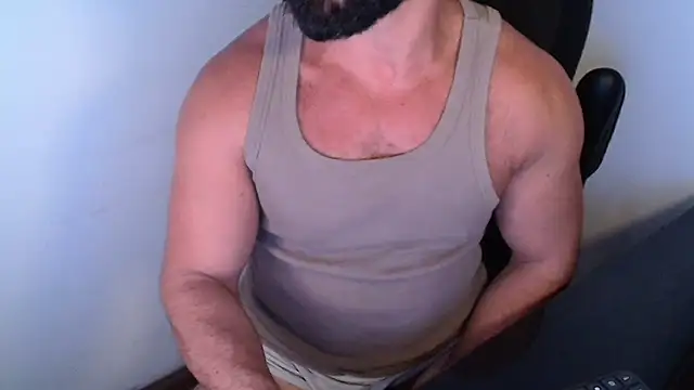 Snapshot of TopDaddy23 chatting on July 14, 2026, 12:10 am TopDaddy23 online show from July 14, 2026, 12:10 am