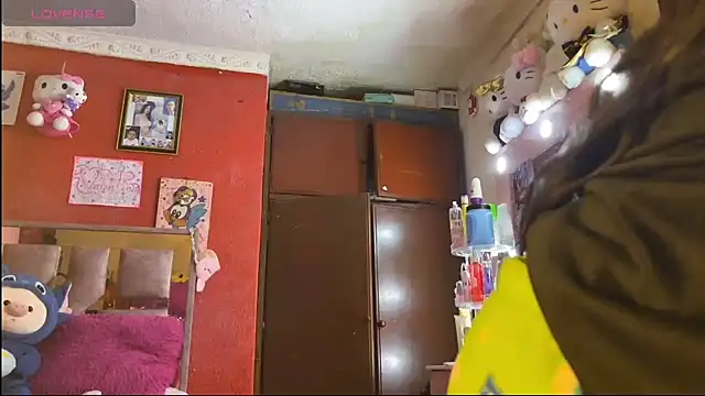  Dulcinea777 online show from April 18, 2026, 1:19 am