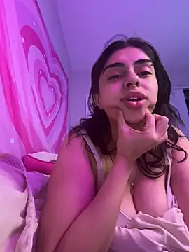 Snapshot of ThickerThanYoBitch chatting on January 3, 2025, 11:56 am ThickerThanYoBitch online show from January 3, 2025, 11:56 am