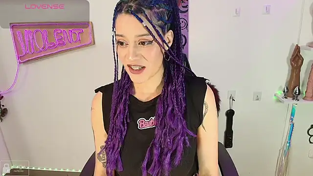 Snapshot of Violet-Queen chatting on March 22, 2025, 4:14 am Violet-Queen online show from March 22, 2025, 4:14 am