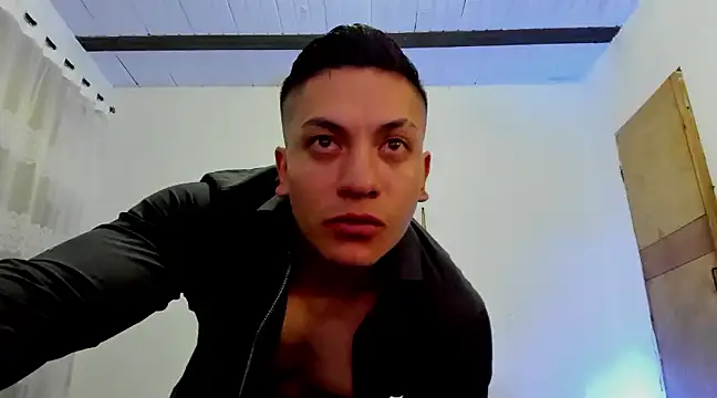 Snapshot of aquiles_51 chatting on February 12, 2025, 3:07 am aquiles 51 online show from February 12, 2025, 3:07 am
