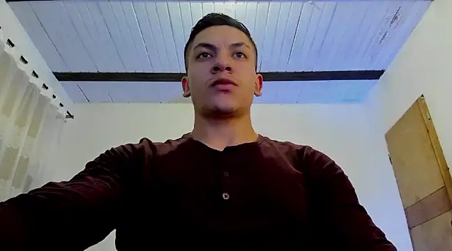 Snapshot of aquiles_51 chatting on February 16, 2025, 12:41 am aquiles 51 online show from February 16, 2025, 12:41 am