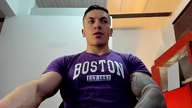 Snapshot of aquiles_51 chatting on October 14, 2025, 8:20 pm aquiles 51 online show from October 14, 2025, 8:20 pm