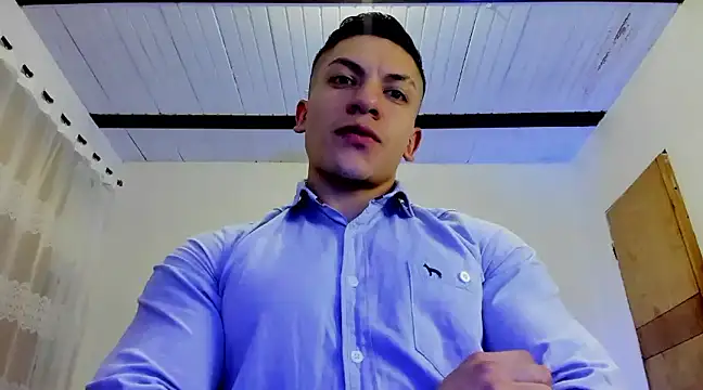 Snapshot of aquiles_51 chatting on February 12, 2025, 12:05 am aquiles 51 online show from February 12, 2025, 12:05 am