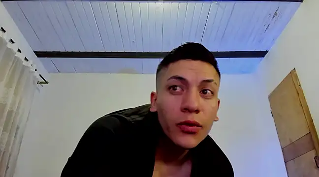 Snapshot of aquiles_51 chatting on February 11, 2025, 4:11 am aquiles 51 online show from February 11, 2025, 4:11 am