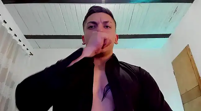 Snapshot of aquiles_51 chatting on February 5, 2025, 2:08 am aquiles 51 online show from February 5, 2025, 2:08 am
