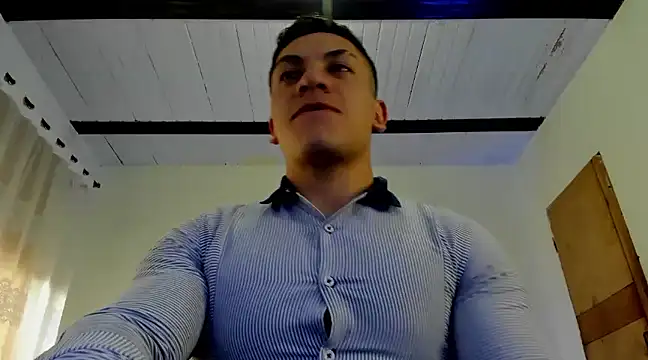 Snapshot of aquiles_51 chatting on February 5, 2025, 9:50 pm aquiles 51 online show from February 5, 2025, 9:50 pm