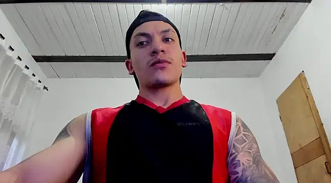 Snapshot of aquiles_51 chatting on March 11, 2025, 10:53 pm aquiles 51 online show from March 11, 2025, 10:53 pm