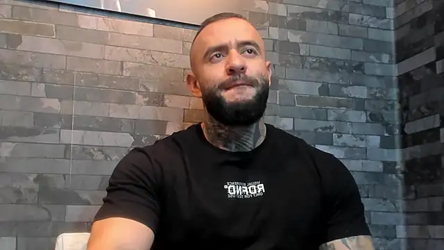 BruceDallas online show from July 5, 2026, 4:19 am