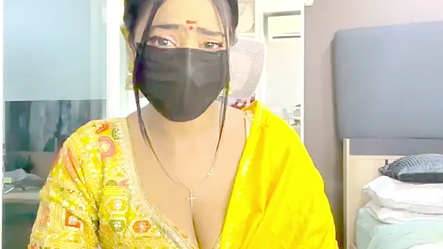 Monalisadon018 online show from November 17, 2025, 5:39 pm