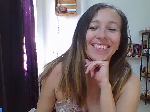 Snapshot of charlott_ponce chatting on December 21, 2025, 7:04 pm charlott ponce online show from December 21, 2025, 7:04 pm