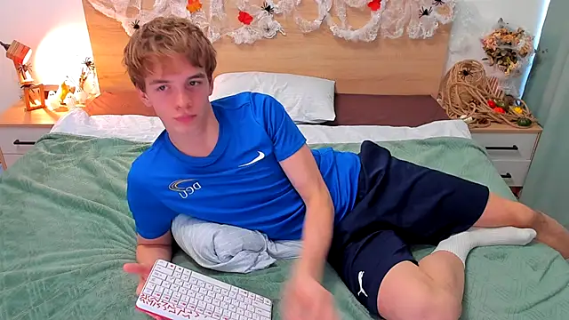 Snapshot of Fandi_777 chatting on October 12, 2025, 8:37 am Fandi 777 online show from October 12, 2025, 8:37 am