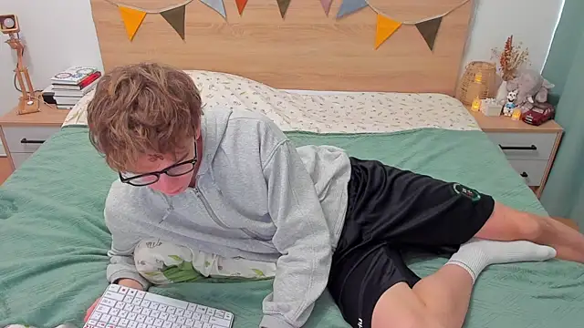 Snapshot of Fandi_777 chatting on October 3, 2025, 7:32 am Fandi 777 online show from October 3, 2025, 7:32 am