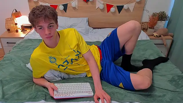 Snapshot of Fandi_777 chatting on November 19, 2025, 9:09 am Fandi 777 online show from November 19, 2025, 9:09 am