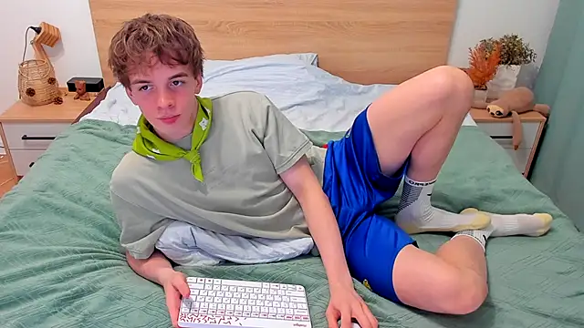 Snapshot of Fandi_777 chatting on November 30, 2025, 12:50 pm Fandi 777 online show from November 30, 2025, 12:50 pm