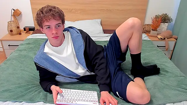 Snapshot of Fandi_777 chatting on November 28, 2025, 8:25 am Fandi 777 online show from November 28, 2025, 8:25 am