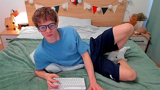 Snapshot of Fandi_777 chatting on November 16, 2025, 10:09 am Fandi 777 online show from November 16, 2025, 10:09 am