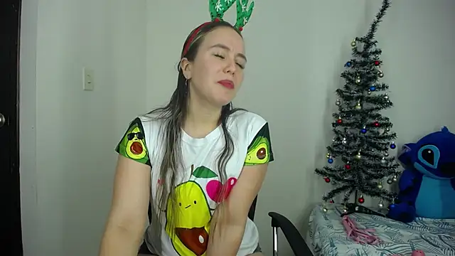 Snapshot of LauraSofia_Cam chatting on December 20, 2025, 9:12 am LauraSofia Cam online show from December 20, 2025, 9:12 am