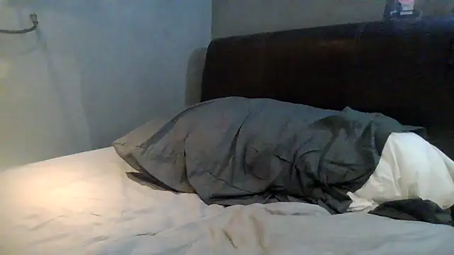 TheSaneDazza online show from October 4, 2025, 1:18 am