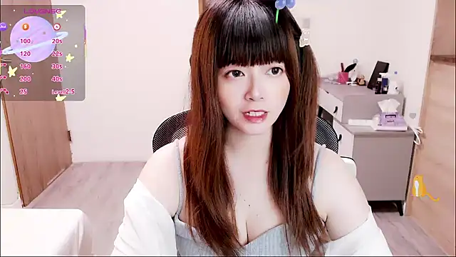 Snapshot of a0513 chatting on October 13, 2025, 3:13 pm a0513 online show from October 13, 2025, 3:13 pm