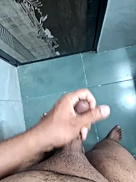 bobyyboyy1 online show from February 18, 2026, 5:16 am