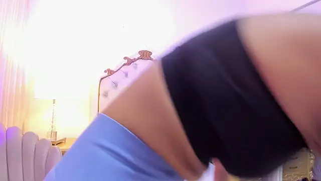 lexa 25  online show from December 2, 2025, 12:40 pm