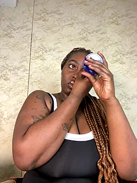 emilyrojas online show from October 9, 2025, 11:33 am