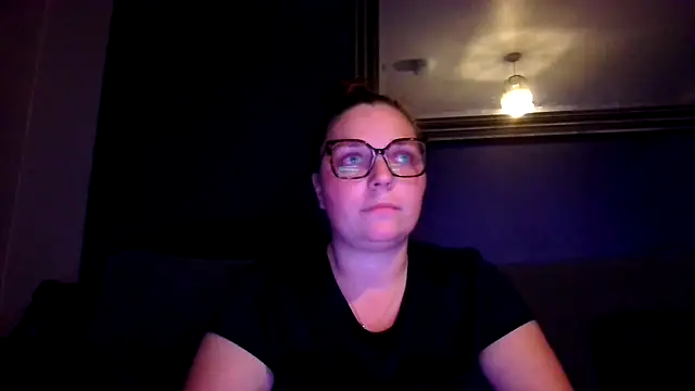sweetiesophiaUK online show from October 1, 2025, 10:02 pm