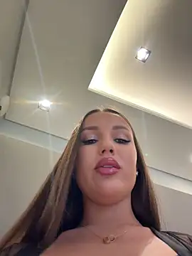 Snapshot of Syka0001 chatting on July 8, 2026, 11:44 am Syka0001 online show from July 8, 2026, 11:44 am